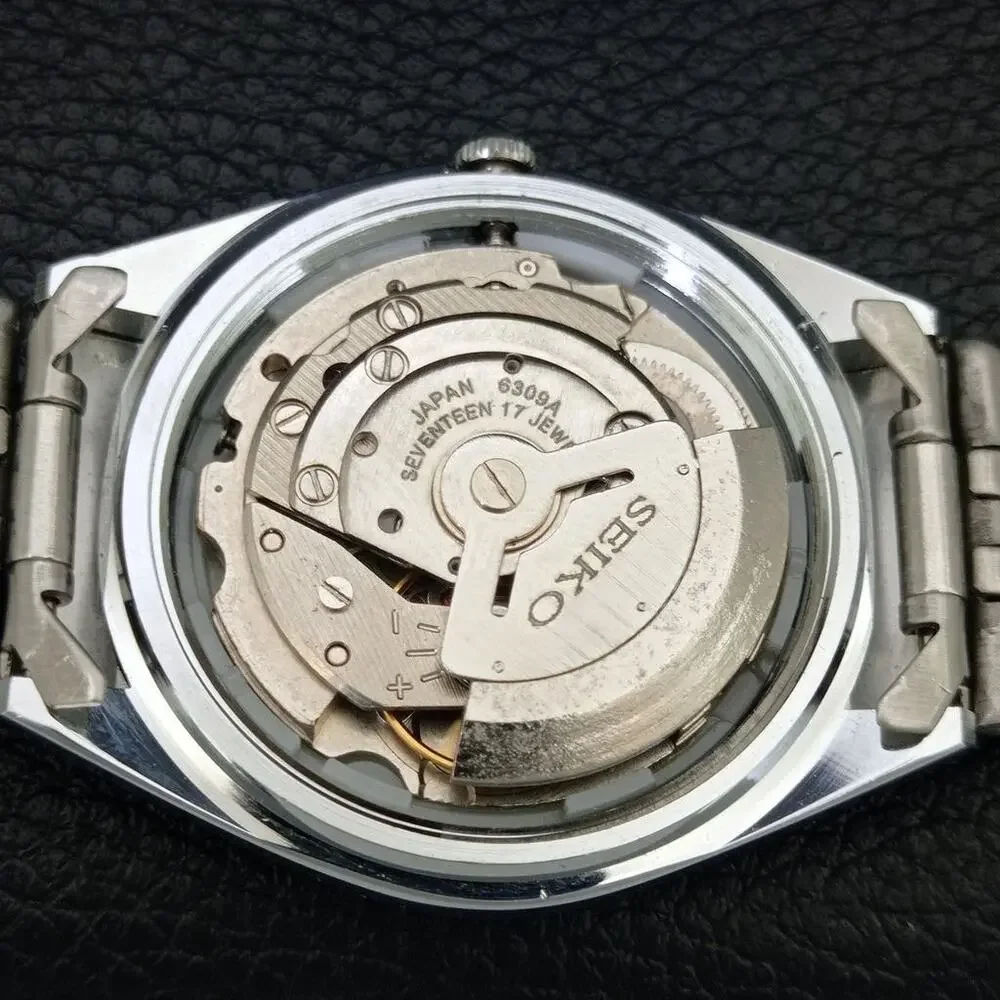 Vintage 1971 Seiko Automatic Mens Silver Watch W/daydate & Silver Accents
